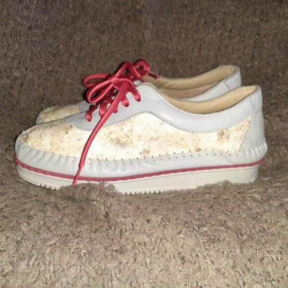 MARIA LEON-SPAIN-Gray/White/Red/Floral Leather Lace-Up Sneakers-Sz 37-Near Mint - Picture 2 of 7